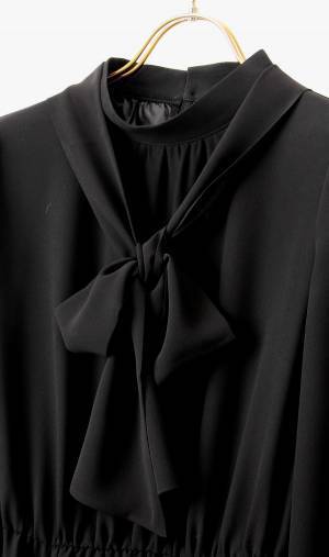 ＜洋服の青山＞ フォーマルシーンでのマナーを守りながらデザイン性に重視 セレモニーや冠婚葬祭に着回せるフォーマルワンピースを初企画