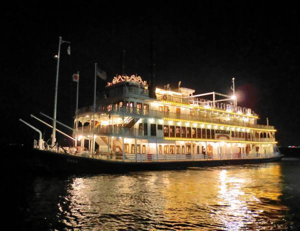 ～ 8月8日（火）湖面を染める10,000発のびわ湖大花火をミシガン船上より鑑賞 ～  『ミシガン花火鑑賞船』の予約受付を開始します