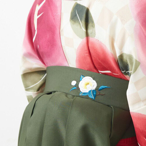 卒業式・修了式に！京都きもの町オリジナル袴「南天刺繍」、スモーキーピンク・オリーブ・ダークグリーン・イエローベージュ発売