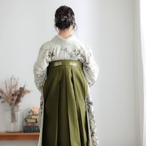 卒業式・修了式に！京都きもの町オリジナル袴「南天刺繍」、スモーキーピンク・オリーブ・ダークグリーン・イエローベージュ発売