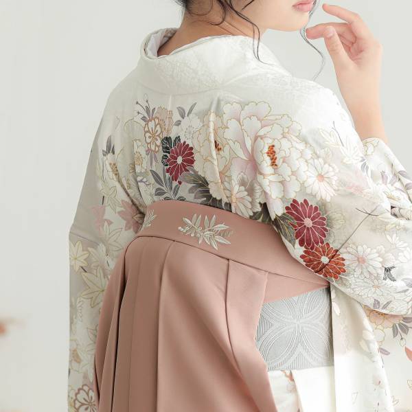 卒業式・修了式に！京都きもの町オリジナル袴「南天刺繍」、スモーキーピンク・オリーブ・ダークグリーン・イエローベージュ発売