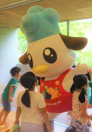 シダックス×サンマルクカフェ 保育園・幼稚園では初の食育企画 子供たちへ「クロワッサン手作り体験」を実施