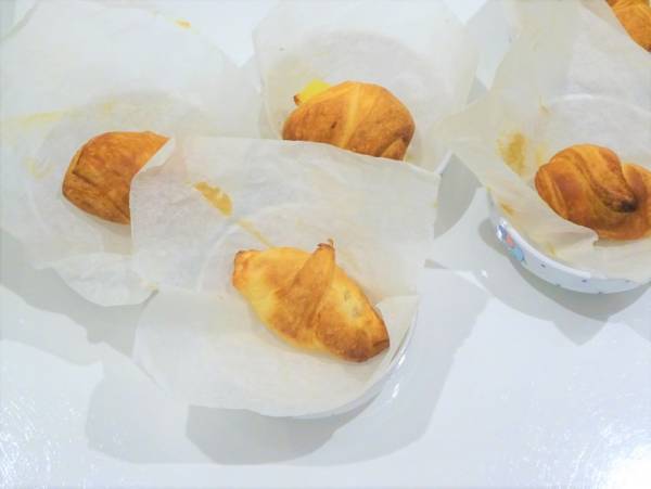 シダックス×サンマルクカフェ 保育園・幼稚園では初の食育企画 子供たちへ「クロワッサン手作り体験」を実施