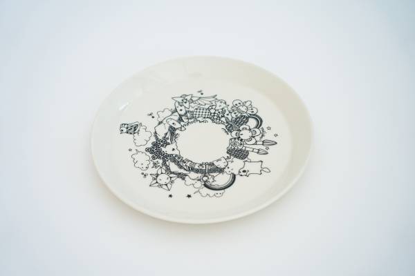 【北海道 東川町】スペイン在住の日本人アーティスト、Yoshi Sislay（ヨシシスレー）氏のデザインのグッズが登場！