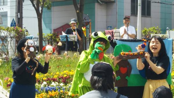 子育てファミリーをターゲットにした滞在型イベント「星と緑と －芝生広場でくつろぎ、夜空を見上げて 未来を想う－」を開催