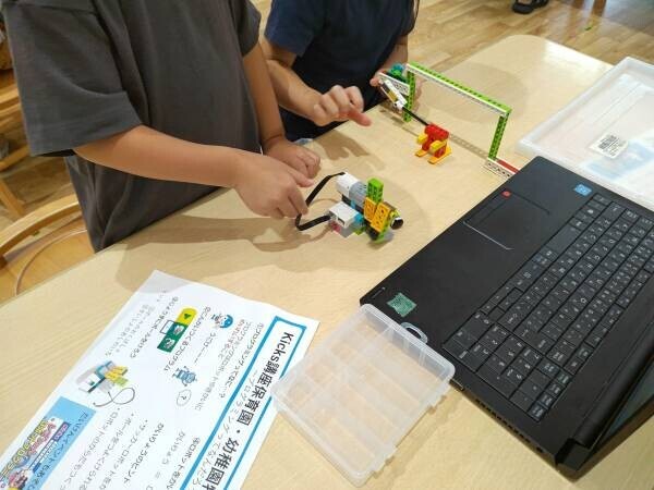 幼稚園・保育園限定ロボット・プログラミング体験授業を行いました