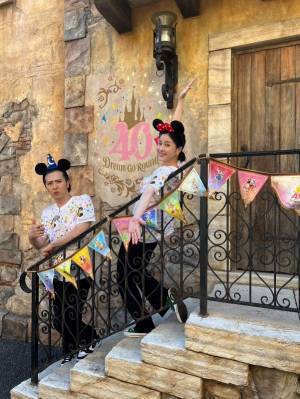 尾上松也と松本若菜が40周年の東京ディズニーリゾート®へ！ ＢＳ松竹東急オリジナルレギュラー番組 「松也Pの◯◯◯」 10月10日(火)夜10時30分～ 4週連続放送！！