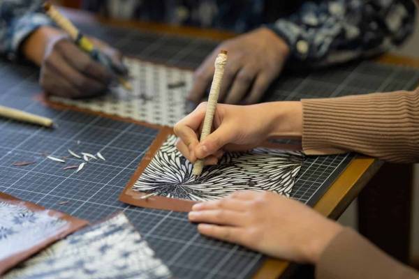 【界 鬼怒川】200年の歴史を継ぐ「黒羽藍染」の若手職人による工房ツアーを開催～伝統工芸の技を体験、世界に1つだけの手ぬぐい作成～｜期間：2023年3月1日～2024年2月20日