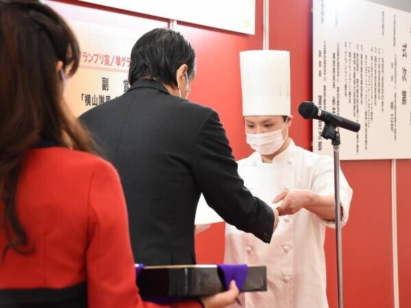 日本最大級の洋菓子コンテスト「ジャパンケーキショー東京2022」で部門最高賞を獲得したボンボンショコラを数量限定販売【パティスリーQBG／レディベア】