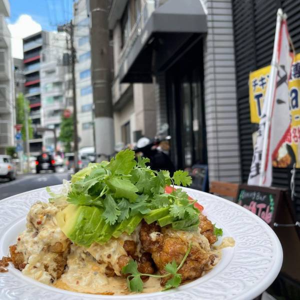 横浜【何個でも食べれちゃう】鶏肉を究極まで柔らかくジューシーに仕上げる宮崎チキン南蛮専門店「タルターレ」がオープン!