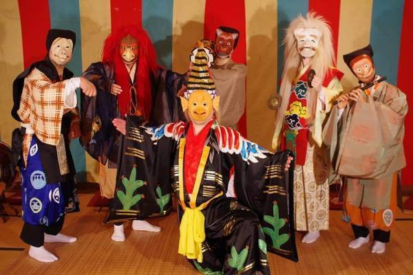 【小石川後楽園】文化財指定100周年を記念した伝統芸能公演「講談と落語」「里神楽」「雅楽(舞楽)」チケット好評販売中！