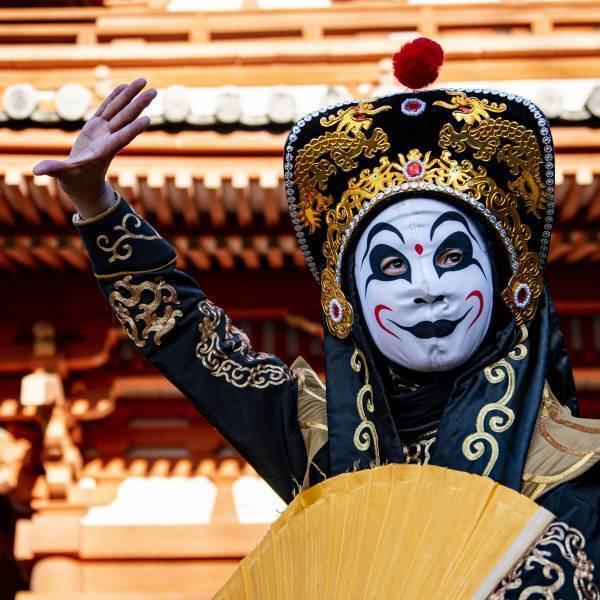 【小石川後楽園】文化財指定100周年を記念した伝統芸能公演「講談と落語」「里神楽」「雅楽(舞楽)」チケット好評販売中！