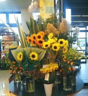 【父の日】「黄色い花」で贈る感謝の気持ち　花まつ各店でFather's Dayフェア開催中！