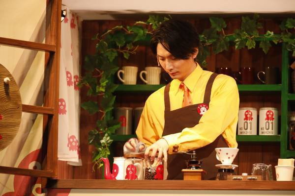 五感に訴えかける、舞台ならではの魅力ある作品　 校條拳太朗らによる舞台『珈琲いかがでしょう』開幕!