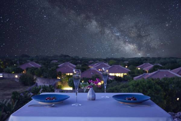 【星のや竹富島】圧巻の星空と集落景観を望みながら堪能する「群星（むりかぶし）ディナー」を提供 ～島で親しまれている素材をふんだんに使用したコース～ 期間：2023年6月5日～8月26日