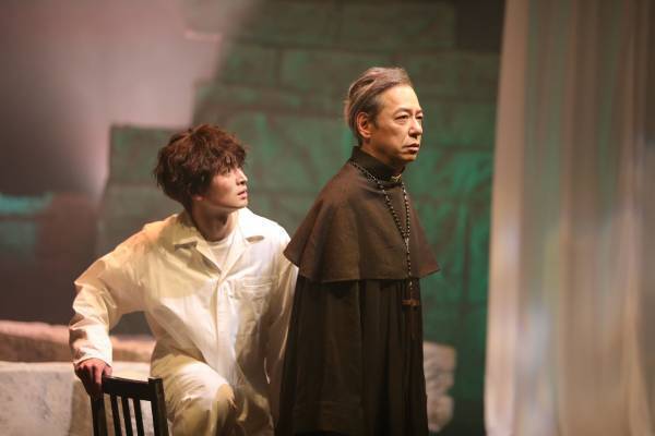板尾創路と松田凌が「誰も観たことがない舞台」に挑む！甲斐さやか作・演出『聖なる怪物』開幕