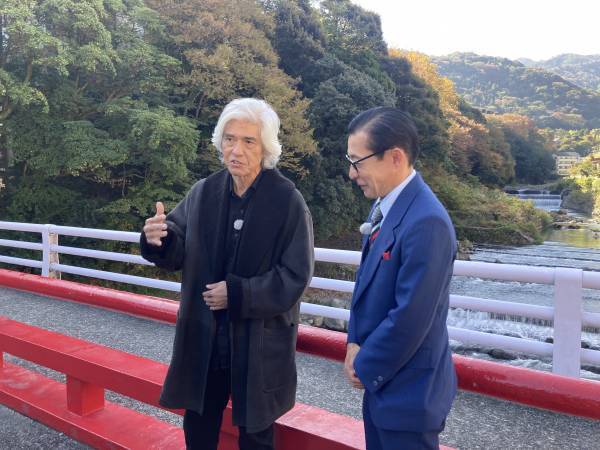 浅丘ルリ子と柴又を、佐藤浩市と箱根を散策！「ジョニ男のぶらぶら昭和。」元日にスペシャルとして放送！【ＢＳ松竹東急（BS260ch）全国無料放送】