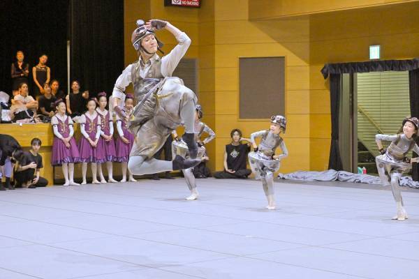 バレエ「えんとつ町のプペル」 「自信をもって『素晴らしい！』と全員で叫べる作品」 出演者らのコメントが到着！通し稽古レポート