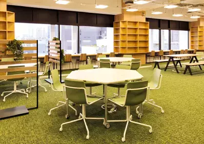 【利用者募集中】利用自由度の高いコワーキングと最新機器が充実したファクトリーを併設している「港区産業振興センター」の情報を紹介しております。