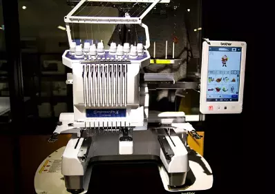 【利用者募集中】利用自由度の高いコワーキングと最新機器が充実したファクトリーを併設している「港区産業振興センター」の情報を紹介しております。