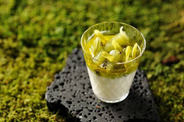 【奥入瀬渓流ホテル】苔スイーツ！？苔をイメージしたフィンガーフードを堪能「苔アフタヌーンティー」新登場～味はもちろん、見た目も楽しい、心が弾むアフタヌーンティー～｜期間：2023年6月1日～8月31日