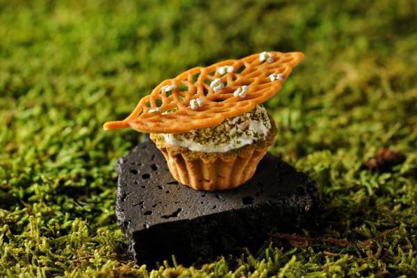 【奥入瀬渓流ホテル】苔スイーツ！？苔をイメージしたフィンガーフードを堪能「苔アフタヌーンティー」新登場～味はもちろん、見た目も楽しい、心が弾むアフタヌーンティー～｜期間：2023年6月1日～8月31日