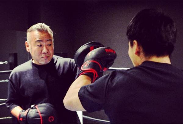 RDX® SPORTS、取扱店全国100店舗を目指す！KARAシリーズを全面採用したモデル店舗『暗闇リズムネイションボクシングG’sy』（大阪市）が3月6日オープン！