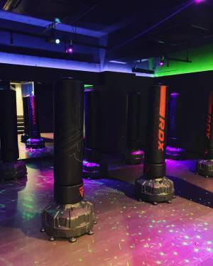 RDX® SPORTS、取扱店全国100店舗を目指す！KARAシリーズを全面採用したモデル店舗『暗闇リズムネイションボクシングG’sy』（大阪市）が3月6日オープン！