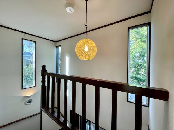 伊豆石を使ったサンルーム仕様の温泉付貸別荘 「スイートヴィラ 伊豆一碧湖」が3月3日に開業