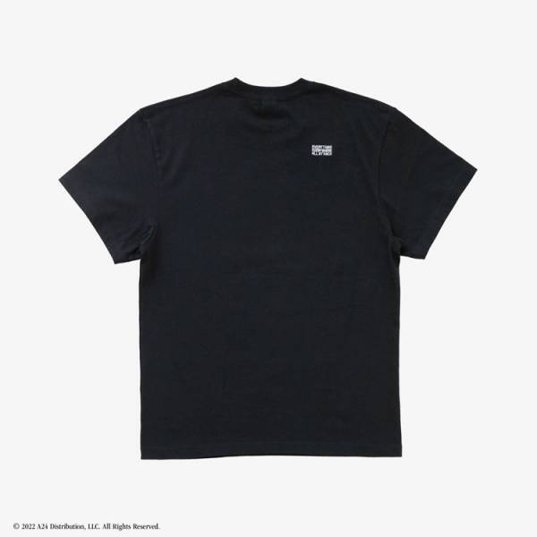 本年度アカデミー賞大本命！『エブリシング・エブリウェア・オール・アット・ワンス』とSHIPSのコラボアイテムが3月3日（金）より販売スタートいたします。