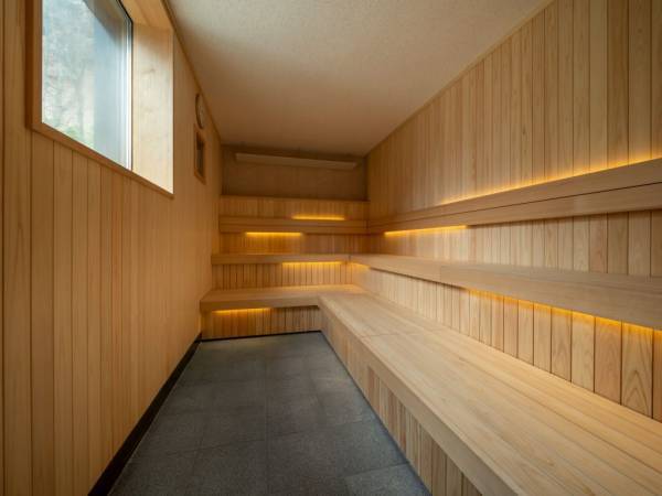 【星野温泉 トンボの湯】照明による景観演出を一新してリニューアル、2023年3月25日営業再開～四季の自然を伝える書画「森羅百撰」が新登場～