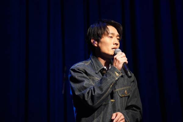 真田ナオキが初のアコースティックライブを開催！若手ミュージシャンと共に魅せる新たな新境地！