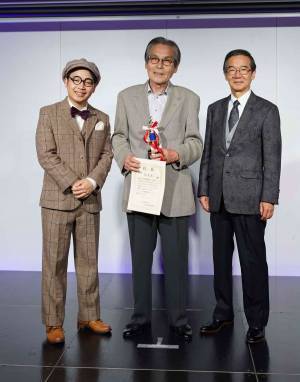 参加資格80歳以上！作曲家 水森英夫プレゼンツ 三丘翔太「発車のベルが長すぎる」カラオケ大会を開催！