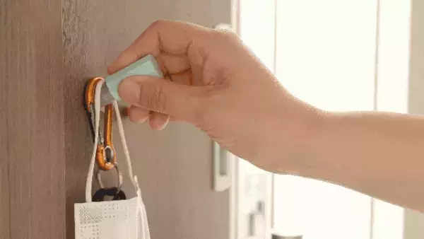 カッターにもフックにも。強力磁石があなたの味方！一石二鳥の『ドアPETAカッター』を株式会社印友舎から新発売