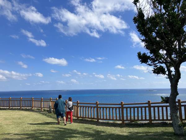 太平洋の絶景やアクティビティ体験も！吉田沙保里と豊ノ島が、沖縄二人旅を満喫「NEXT TRIP ～沖縄・南城ウェルネスの旅　前編～」12月14日(木)夕方6時30分からBS12で放送！