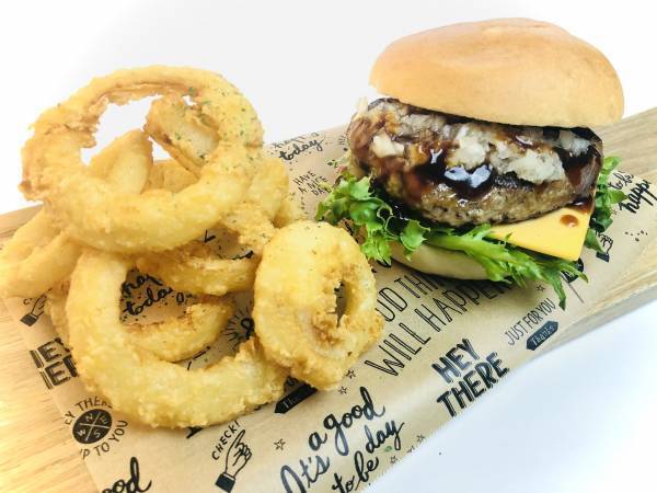 映画「五等分の花嫁」期間限定コラボカフェ　東京・池袋の「Mixalive TOKYO」にて ２０２３年６月９日（金）～開催決定！