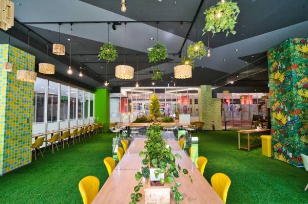 名古屋で勉強・仕事をするならこのカフェ！席時間無制限で使える！名駅徒歩10分のオシャレな無人カフェ「セルフカフェささしまライブ店」。キャッシュレスの導入とLサイズの販売開始でさらに使いやすく！