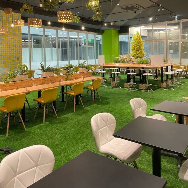 名古屋で勉強・仕事をするならこのカフェ！席時間無制限で使える！名駅徒歩10分のオシャレな無人カフェ「セルフカフェささしまライブ店」。キャッシュレスの導入とLサイズの販売開始でさらに使いやすく！