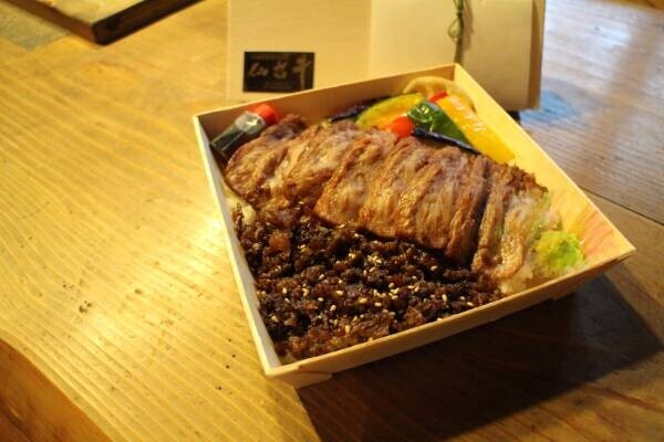 【仙台・花京院】ＧＷは簡単おもてなし・お手軽ホームパーティーにA5ランク仙台牛のステーキ重をテイクアウトで提供いたします。