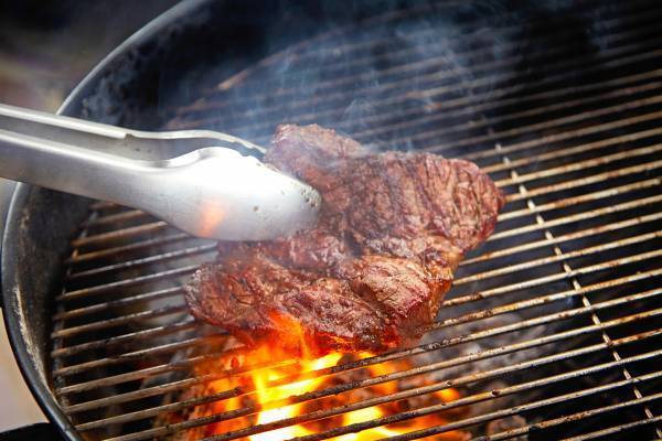 【BBQ＆Co】6月17日と18日に父の日イベント開催、1日10枚限定でワンポンドステーキを半額近い値段で提供！