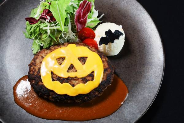 10月限定 夜デザート「ENT特製ハロウィントライフル」を販売