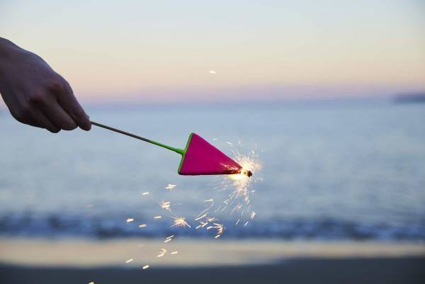 【リゾナーレ熱海】おそろいのアロハシャツでの海水浴やスイカモチーフの花火、風鈴作りなど家族で夏の定番を堪能する「まるっと夏満喫ステイ」販売｜期間：2023年7月22日～8月26日の毎週土曜日