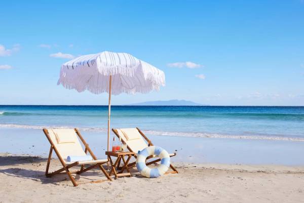 【リゾナーレ熱海】おそろいのアロハシャツでの海水浴やスイカモチーフの花火、風鈴作りなど家族で夏の定番を堪能する「まるっと夏満喫ステイ」販売｜期間：2023年7月22日～8月26日の毎週土曜日