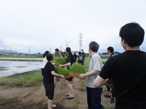 ＜SDGs田植えプロジェクト＞スタート 地域共生＆食品ロス削減へ・収穫米は運営ホテル旅館で提供