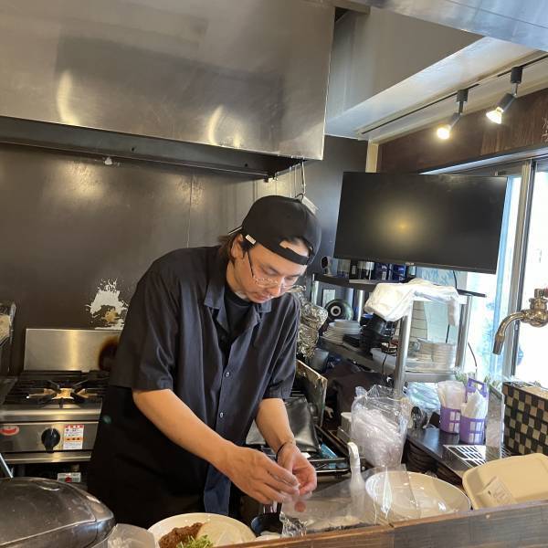 東京・神田【スープカレー出身】キーマカレー専門「カレーは世界を救う（スプーンで）」がオープン