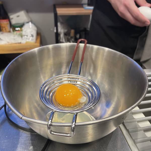 【オムレツじゃない】スフレオムレツ専門店「クロとシロ」が中野にオープン！