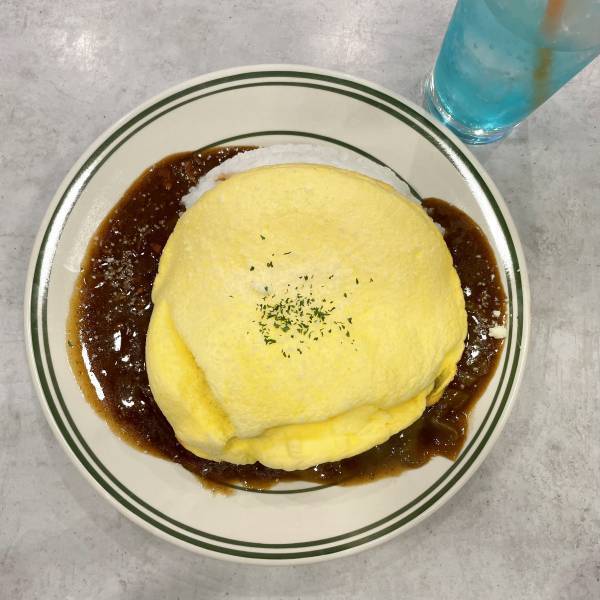 【オムレツじゃない】スフレオムレツ専門店「クロとシロ」が中野にオープン！