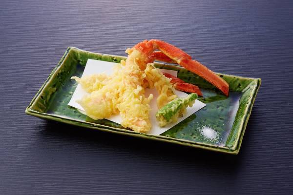 卒業旅行におすすめ！1万円台で愉しむ＜25歳以下限定＞蟹グルメ付プラン 兵庫・城崎のリゾートホテルにて2023年2月より販売開始