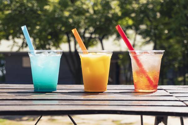 【BBQ＆Co】スパイスが効いた骨付き肉で食欲ばっちり！夏の特別メニュー「RICO RICO BBQ」提供開始！