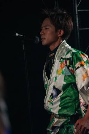 東京力車、7月発売の新曲『握手をしよう～世界の国からこんにちは～』収録のカップリング曲「笑顔満開」をライブ初披露！ 新ビジュアルも解禁に